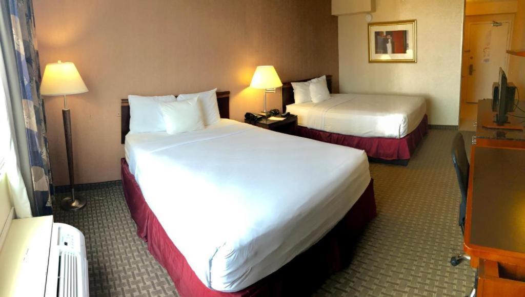 E Banquet & Conference Center Hotel 3*