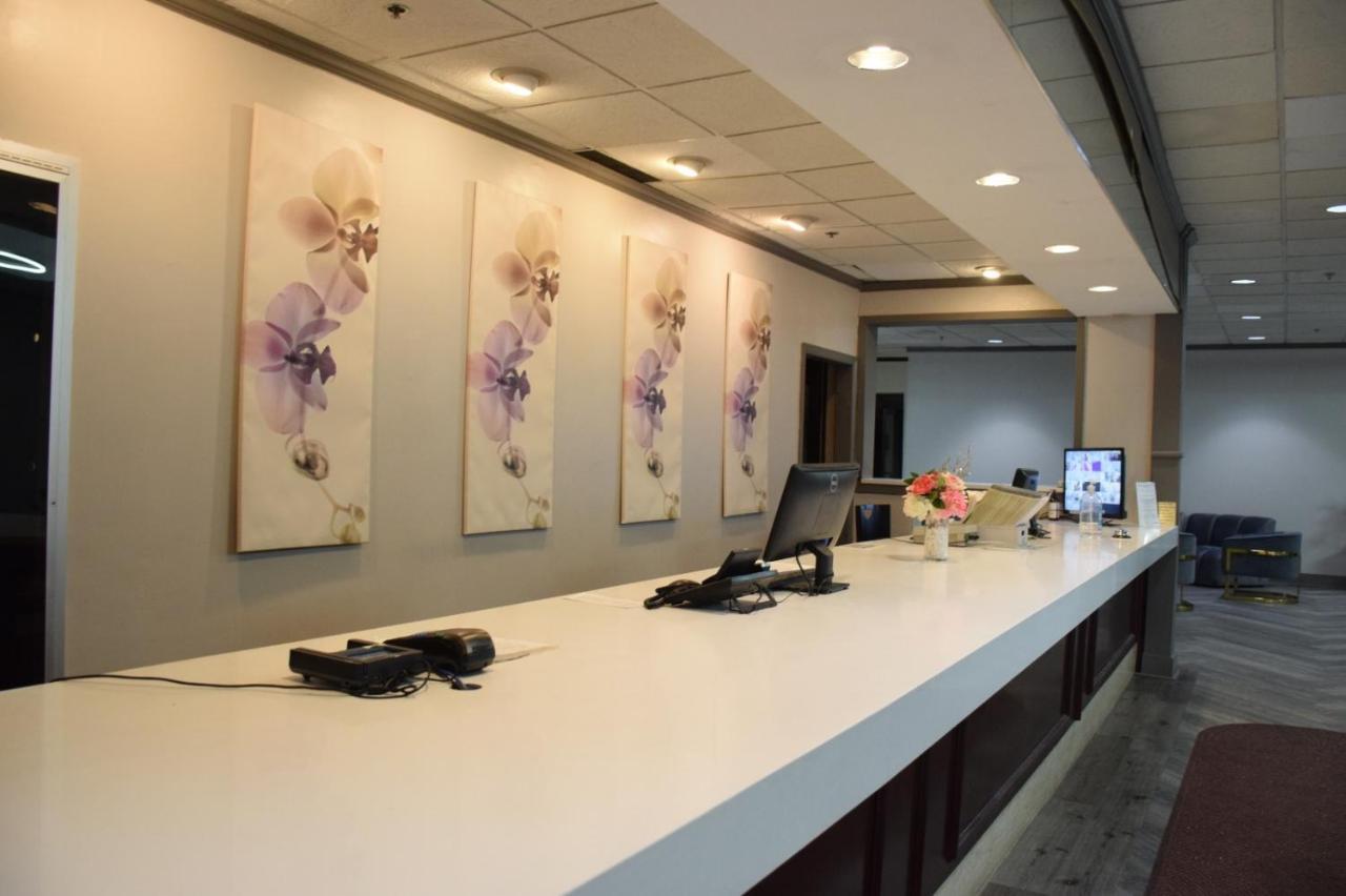E Banquet & Conference Center Hotel 3*
